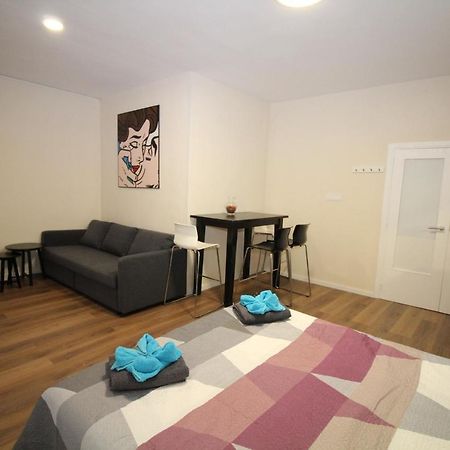 Urgel Habitaciones Barcelona Buitenkant foto