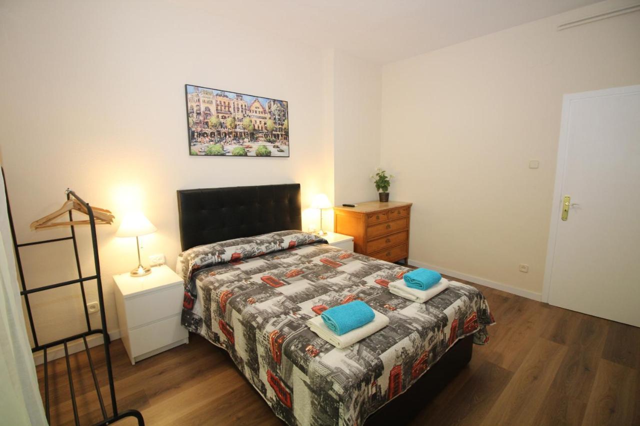 Urgel Habitaciones Barcelona Buitenkant foto