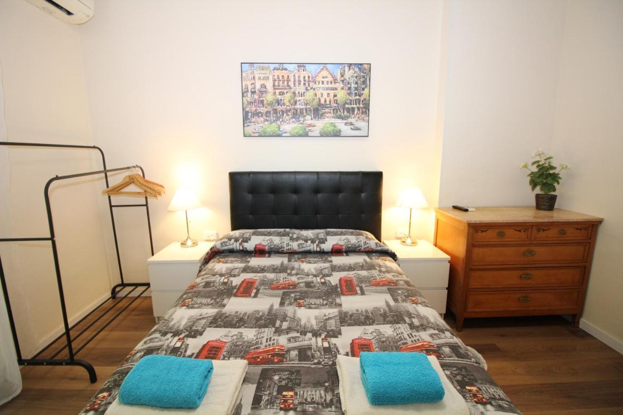 Urgel Habitaciones Barcelona Buitenkant foto