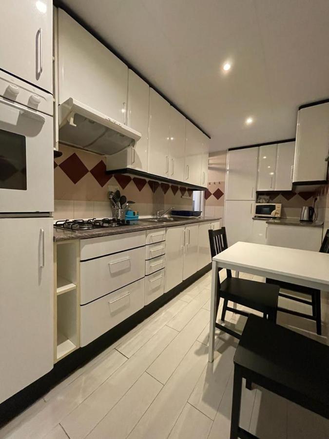Urgel Habitaciones Barcelona Buitenkant foto