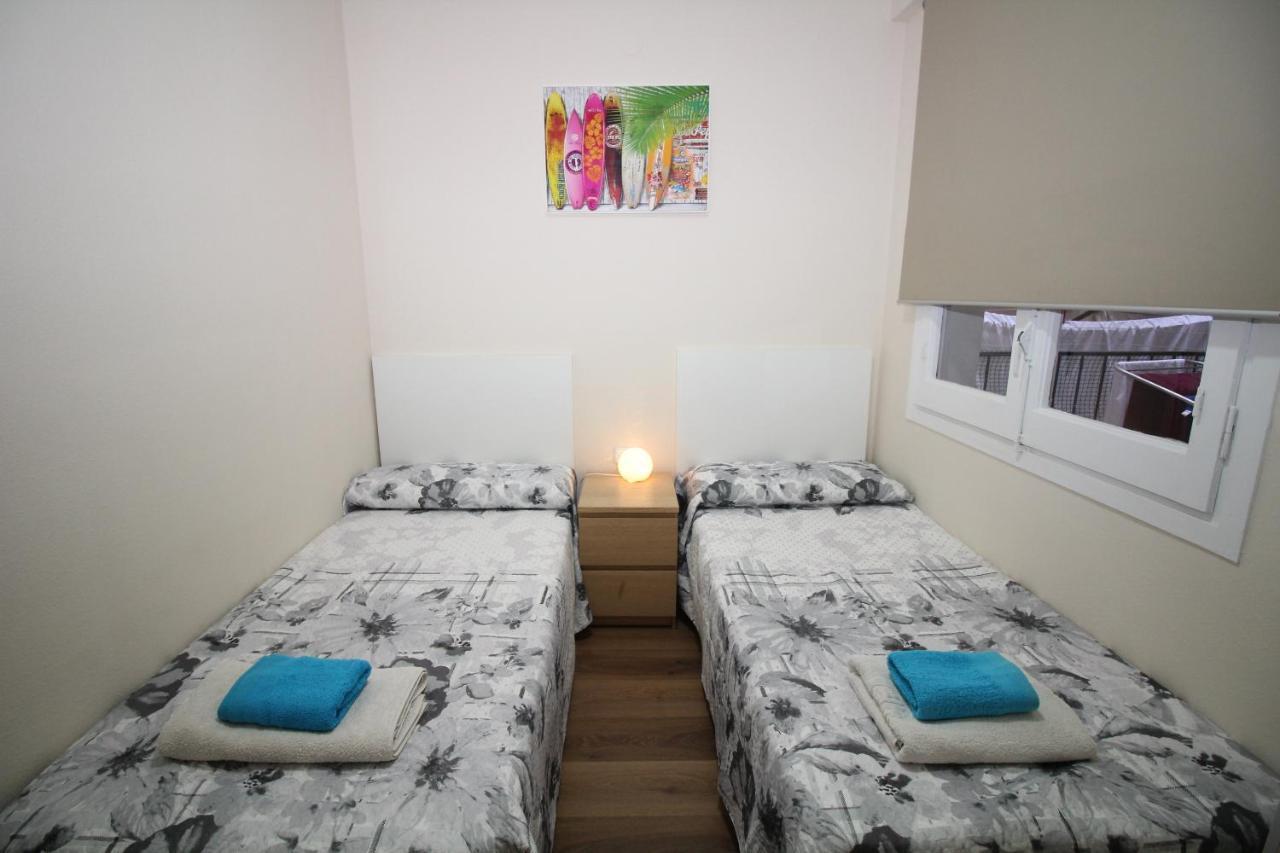 Urgel Habitaciones Barcelona Buitenkant foto