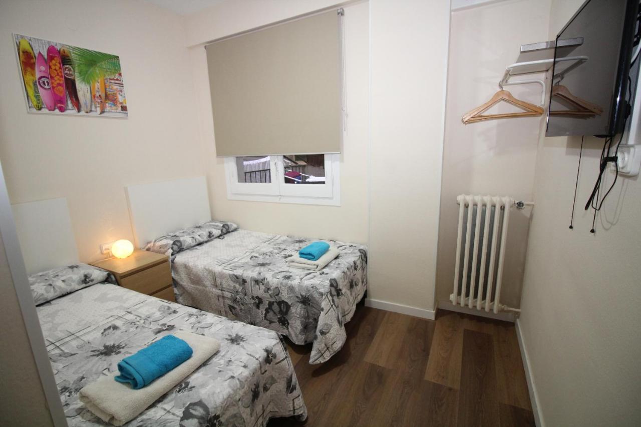 Urgel Habitaciones Barcelona Buitenkant foto