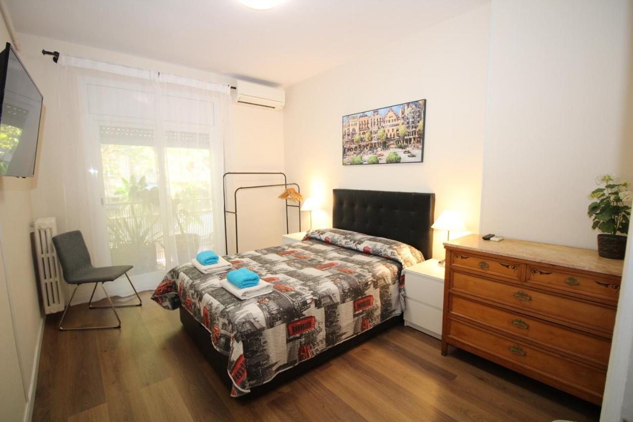 Urgel Habitaciones Barcelona Buitenkant foto