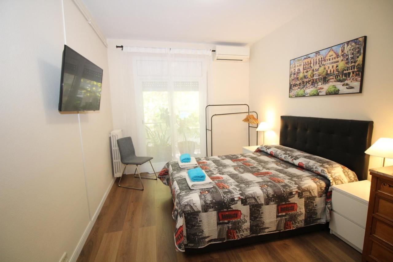 Urgel Habitaciones Barcelona Buitenkant foto