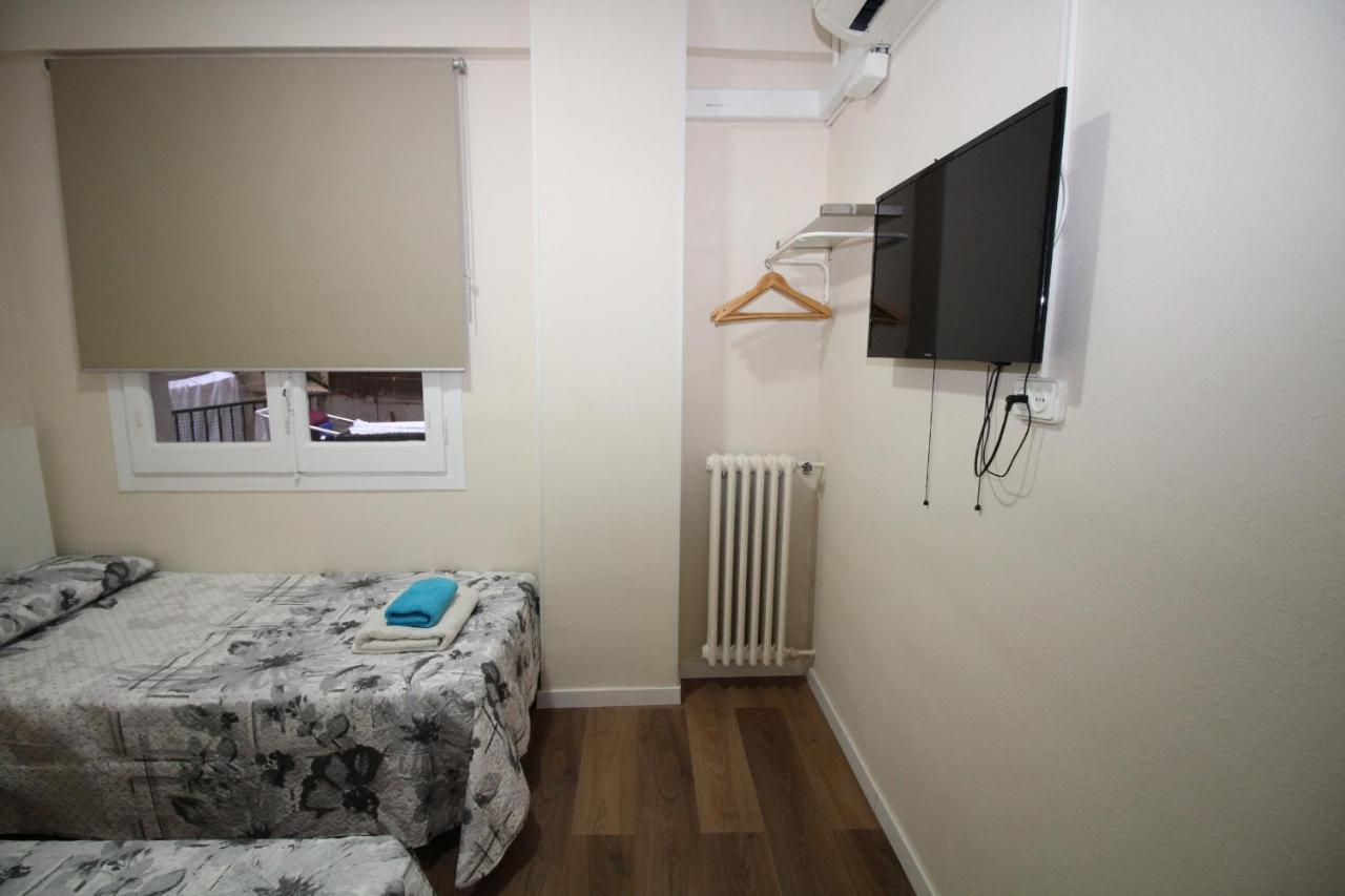 Urgel Habitaciones Barcelona Buitenkant foto