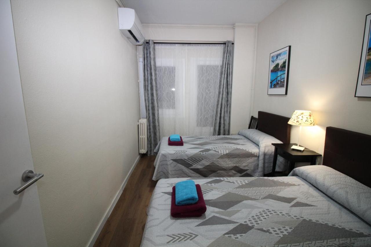 Urgel Habitaciones Barcelona Buitenkant foto